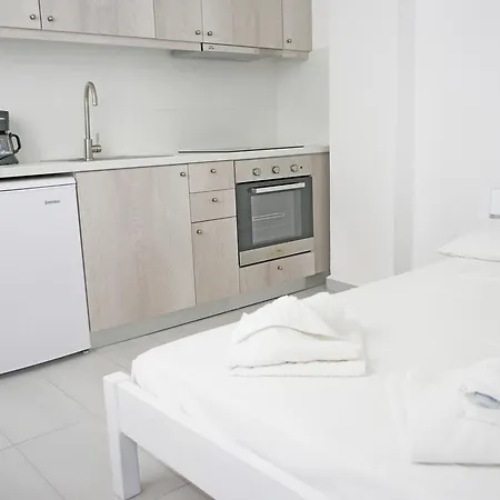 Klironomos Apartments Logaras Exterior photo