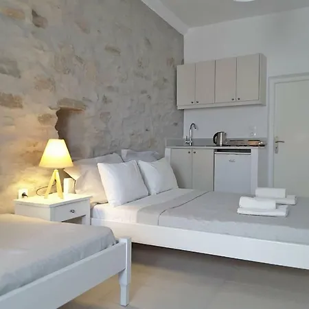 Klironomos Apartments Logaras Exterior photo